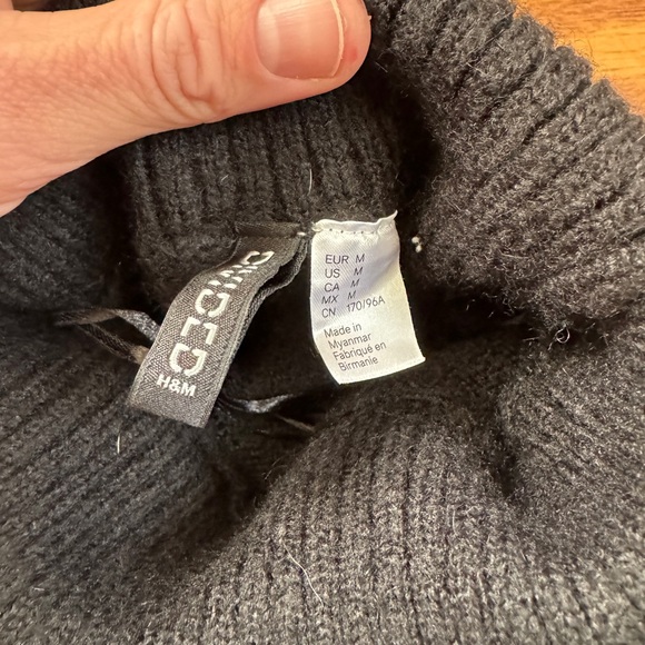 Divided turtleneck - Picture 3 of 3